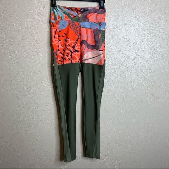 Gymshark x Nikki dynamic legging pineapple olive - Picture 2 of 9